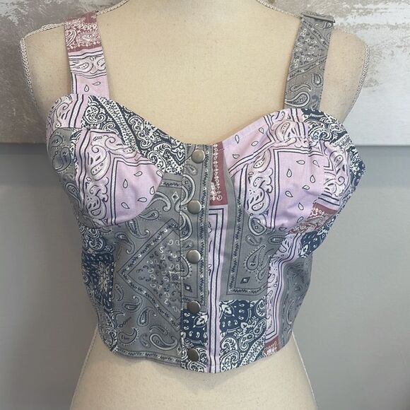 MADE YOU COUNTRY BANDANA PRINT BUTTON-FRONT CROP TOP (MULTI) - Picture 2 of 7